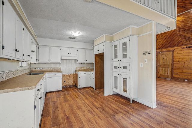 319 Oakland Street, Baytown, TX 77520