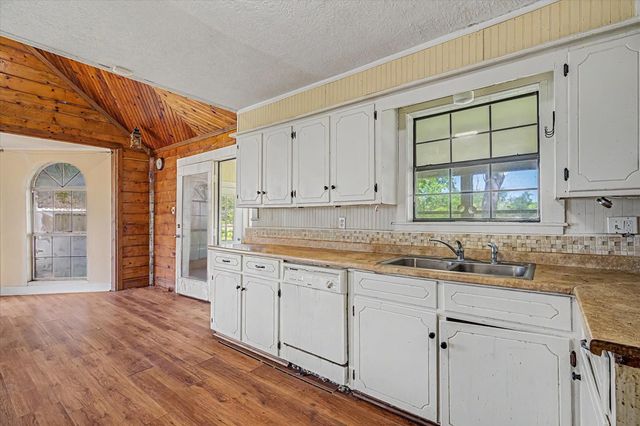319 Oakland Street, Baytown, TX 77520