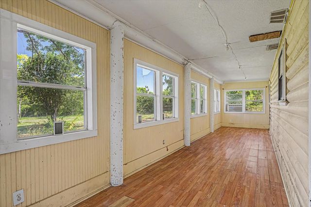319 Oakland Street, Baytown, TX 77520