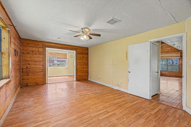 319 Oakland Street, Baytown, TX 77520