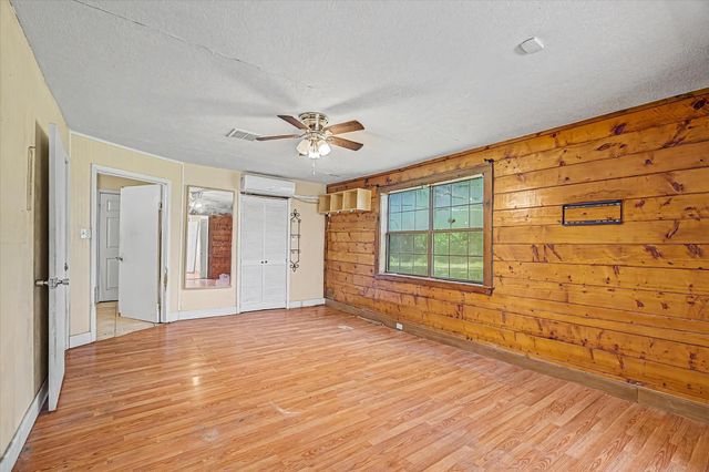 319 Oakland Street, Baytown, TX 77520