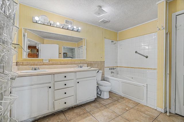 319 Oakland Street, Baytown, TX 77520