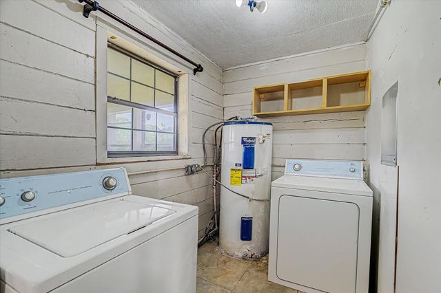 319 Oakland Street, Baytown, TX 77520