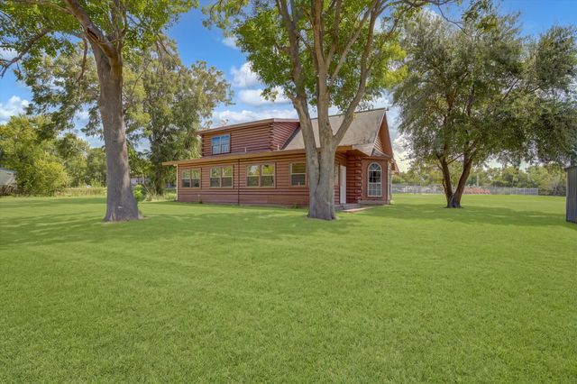 319 Oakland Street, Baytown, TX 77520