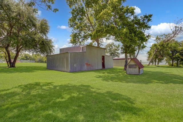 319 Oakland Street, Baytown, TX 77520