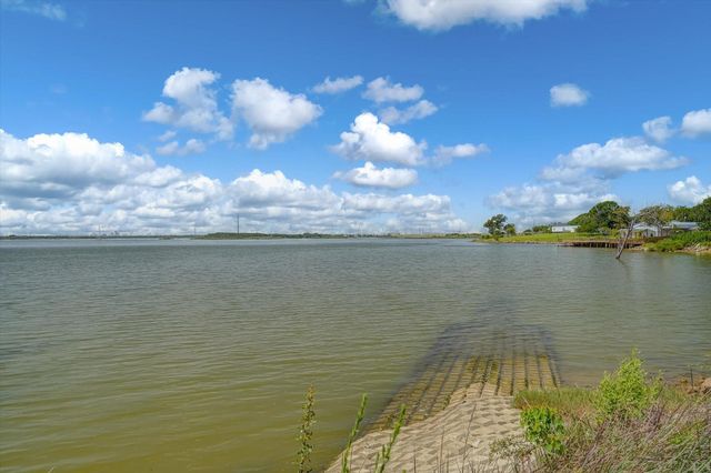 319 Oakland Street, Baytown, TX 77520