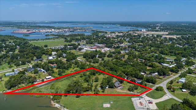 319 Oakland Street, Baytown, TX 77520