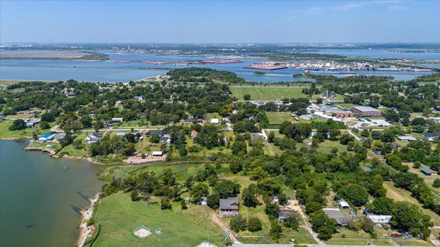 319 Oakland Street, Baytown, TX 77520