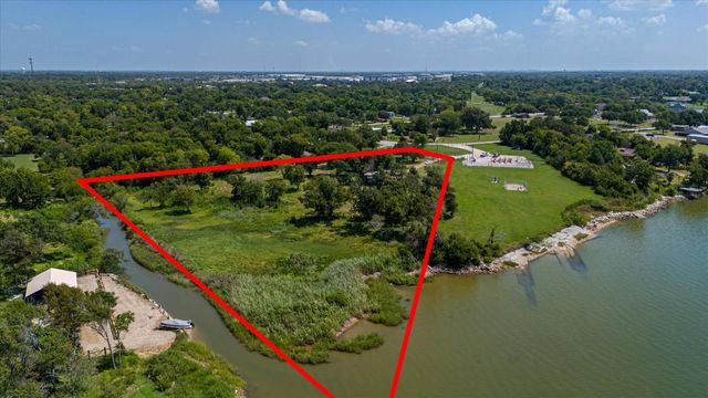 319 Oakland Street, Baytown, TX 77520