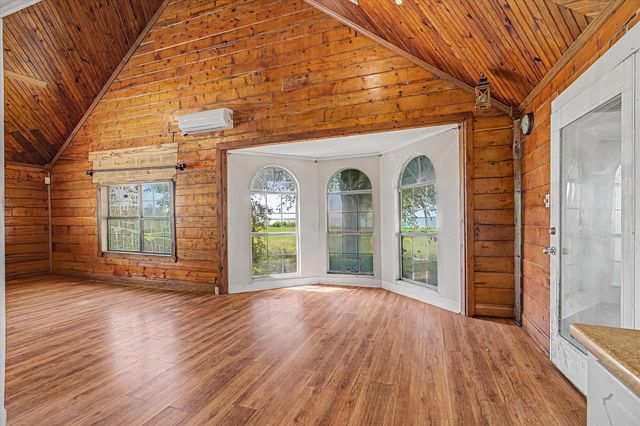 319 Oakland Street, Baytown, TX 77520