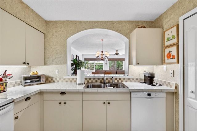 525 LAKE BRIDGE DRIVE, Ormond Beach, FL 32174