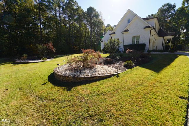 2604 Homestead Forest Drive, Zebulon, NC 27597