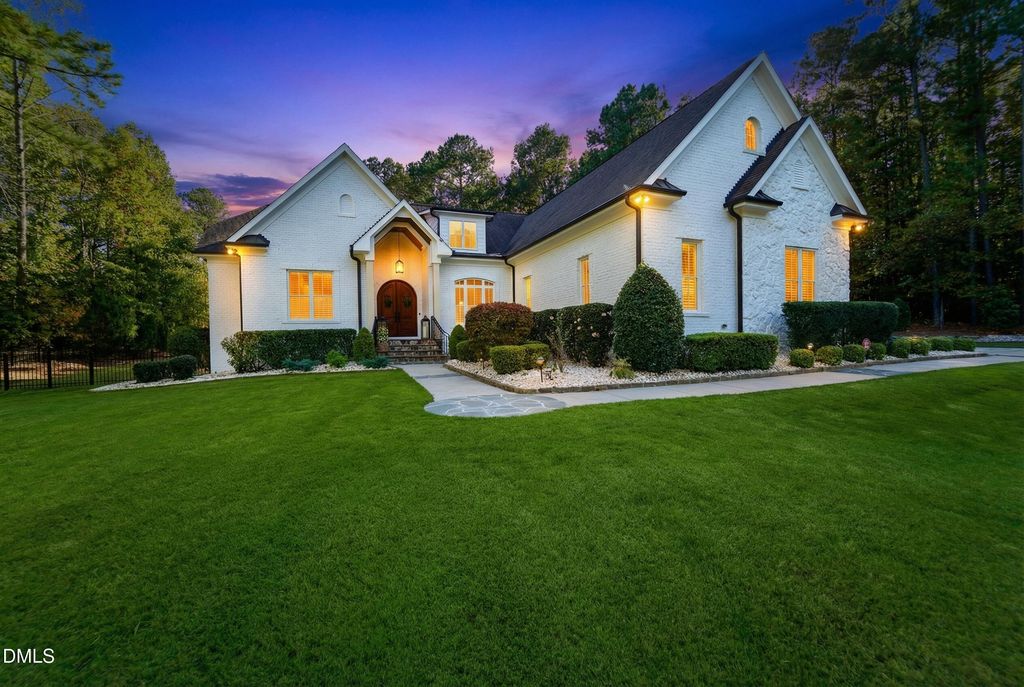 2604 Homestead Forest Drive, Zebulon, NC 27597