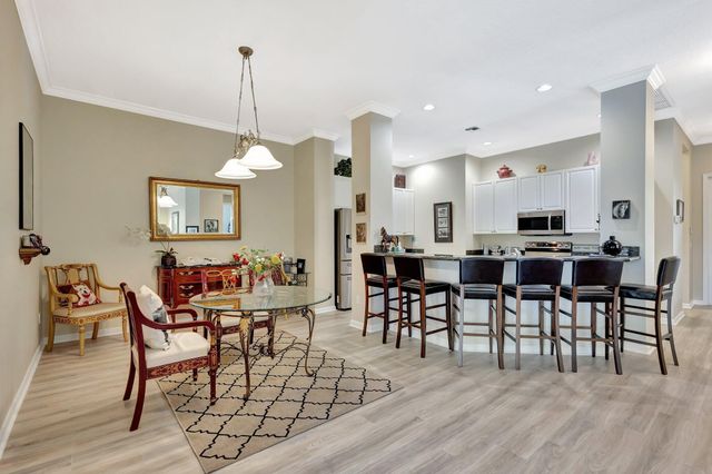 2941 Twin Oaks Way, Wellington, FL 33414