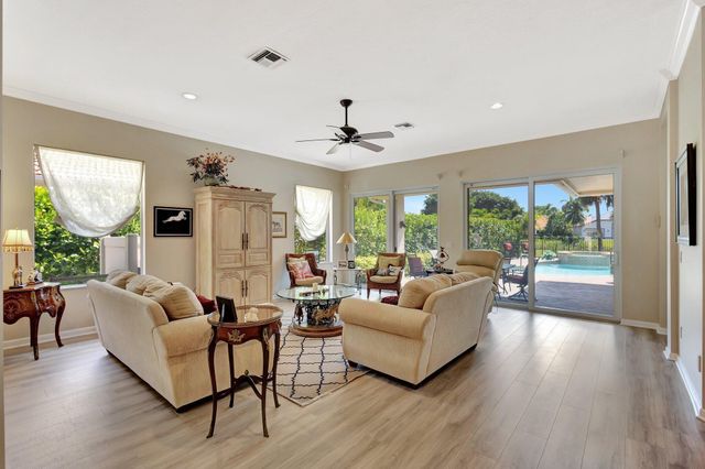 2941 Twin Oaks Way, Wellington, FL 33414