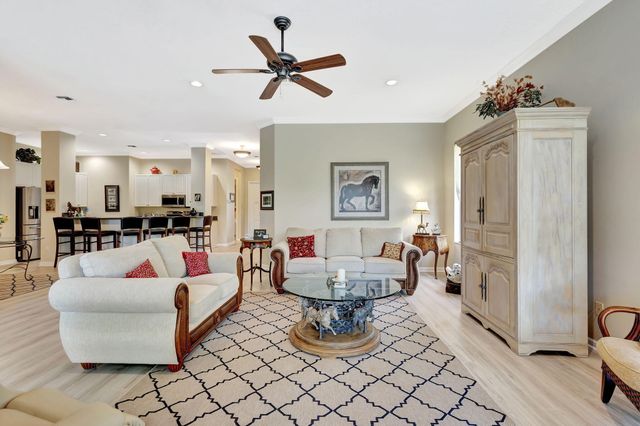 2941 Twin Oaks Way, Wellington, FL 33414