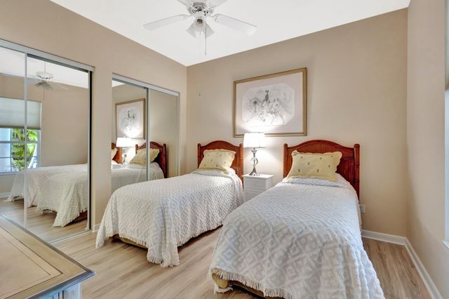 2941 Twin Oaks Way, Wellington, FL 33414