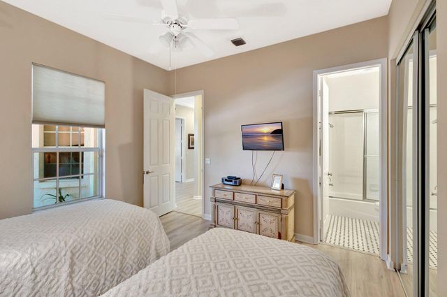 2941 Twin Oaks Way, Wellington, FL 33414