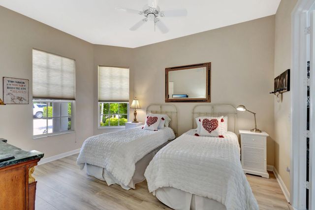 2941 Twin Oaks Way, Wellington, FL 33414