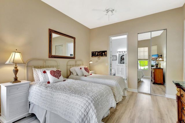 2941 Twin Oaks Way, Wellington, FL 33414