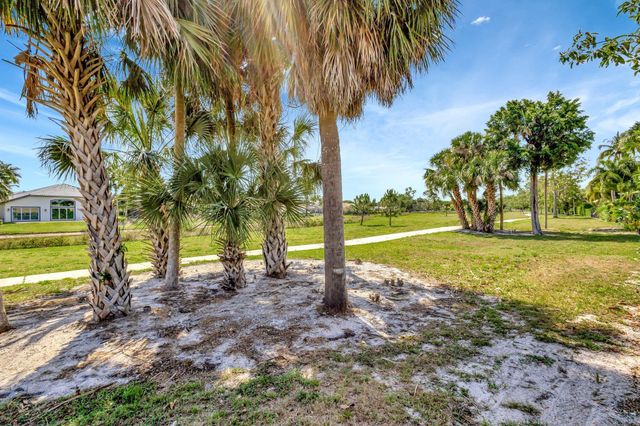 2941 Twin Oaks Way, Wellington, FL 33414