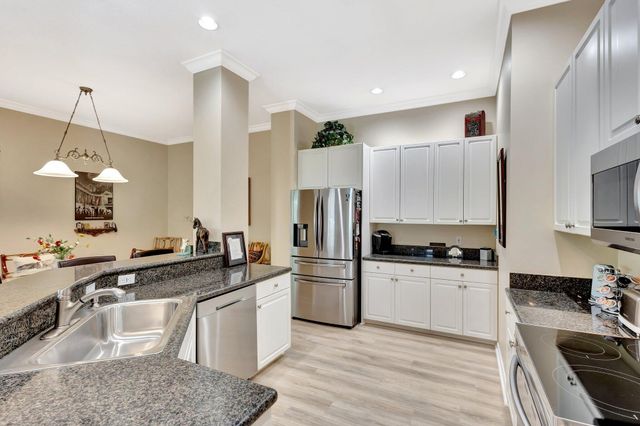 2941 Twin Oaks Way, Wellington, FL 33414