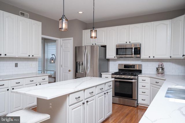 25316 HERRING CREEK DR, Chantilly, VA 20152