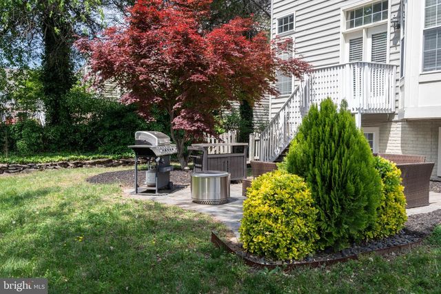 25316 HERRING CREEK DR, Chantilly, VA 20152