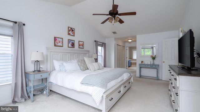 25316 HERRING CREEK DR, Chantilly, VA 20152
