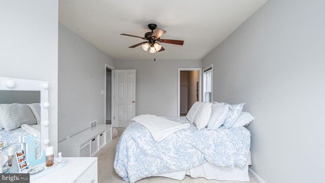 25316 HERRING CREEK DR, Chantilly, VA 20152
