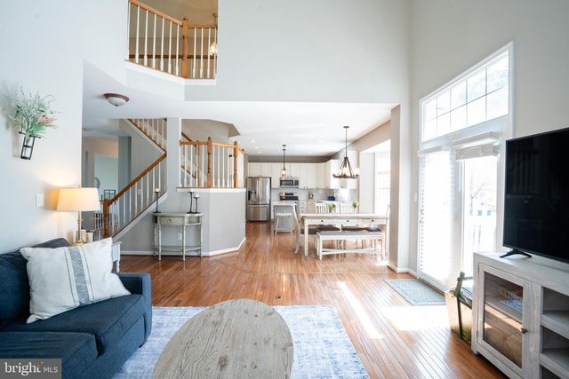 25316 HERRING CREEK DR, Chantilly, VA 20152
