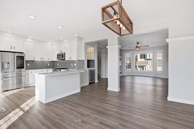 972 Fairfield Court, Minnetonka, MN 55305