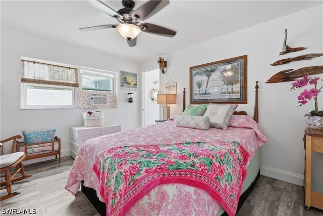 1447 Shadowlawn DR, Naples, FL 34104