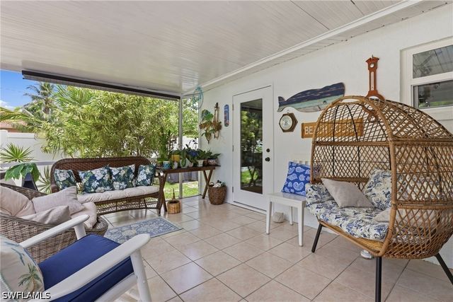 1447 Shadowlawn DR, Naples, FL 34104