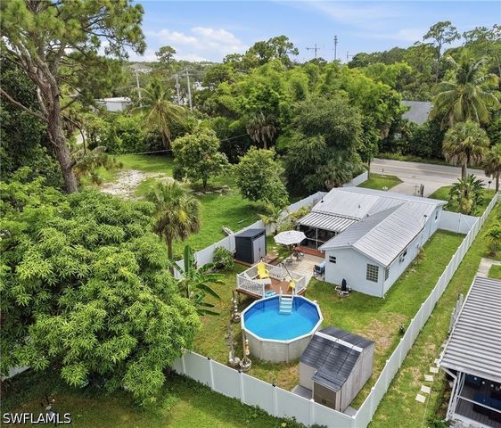 1447 Shadowlawn DR, Naples, FL 34104
