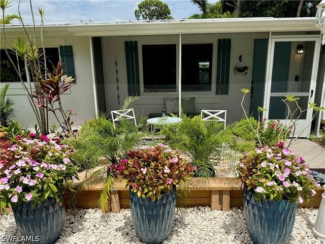 1447 Shadowlawn DR, Naples, FL 34104