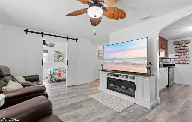 1447 Shadowlawn DR, Naples, FL 34104