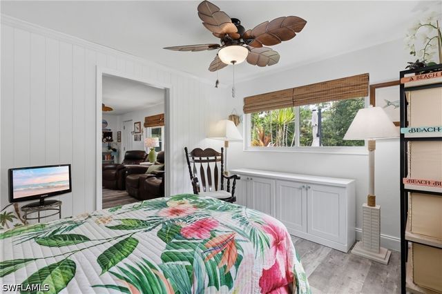 1447 Shadowlawn DR, Naples, FL 34104