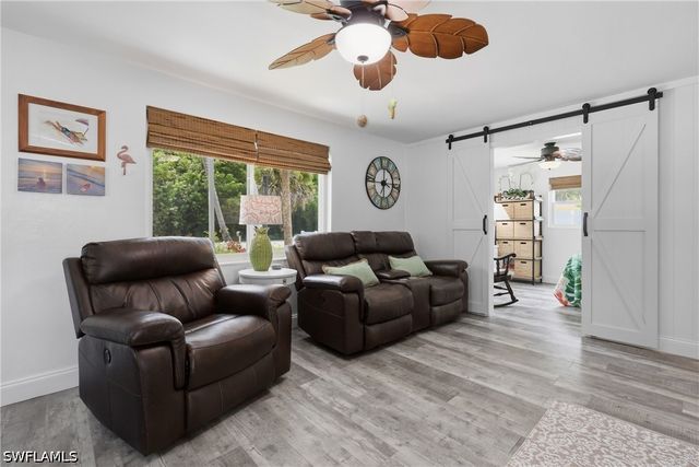 1447 Shadowlawn DR, Naples, FL 34104