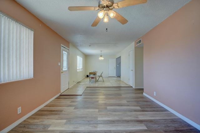 2813 Desert Garden Lane SW, Albuquerque, NM 87105