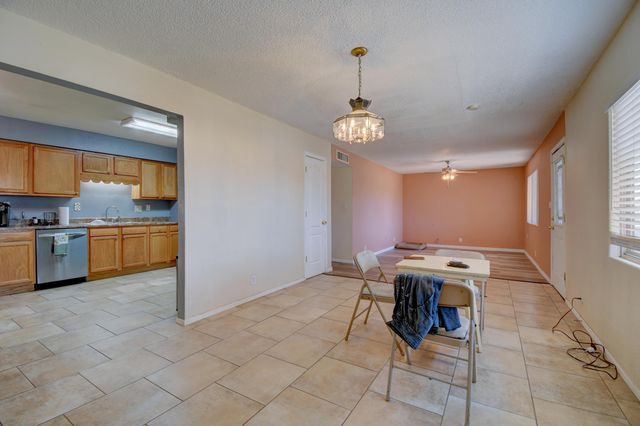 2813 Desert Garden Lane SW, Albuquerque, NM 87105