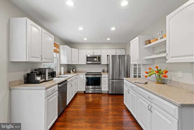 9864 HIGH WATER CT, Burke, VA 22015