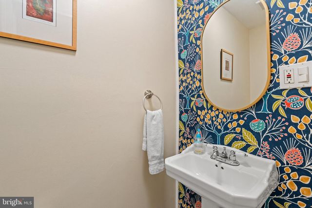 9864 HIGH WATER CT, Burke, VA 22015