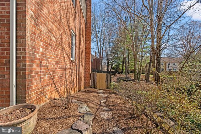 9864 HIGH WATER CT, Burke, VA 22015