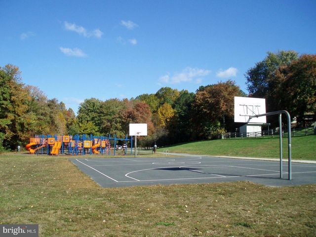 9864 HIGH WATER CT, Burke, VA 22015