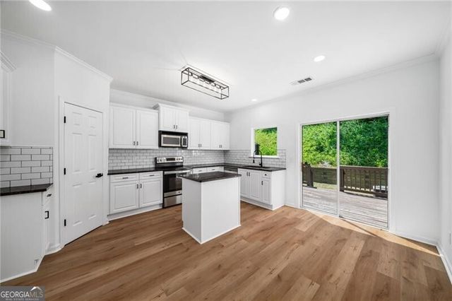 1232 Liberty Parkway NW, Atlanta, GA 30318
