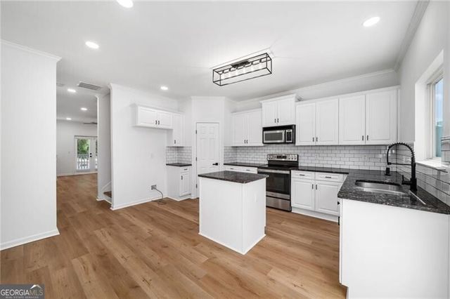 1232 Liberty Parkway NW, Atlanta, GA 30318