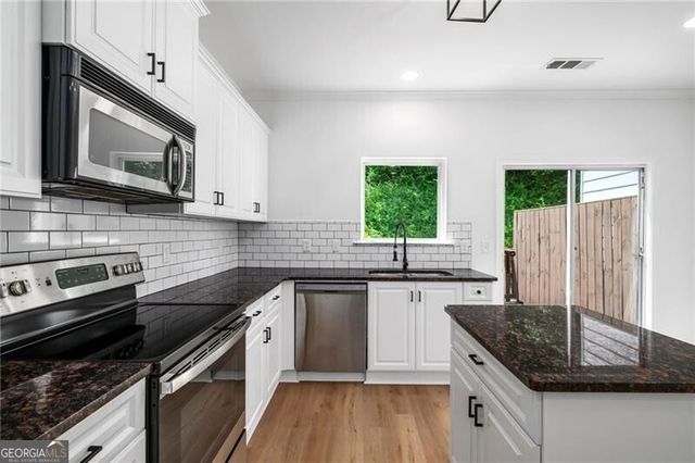 1232 Liberty Parkway NW, Atlanta, GA 30318