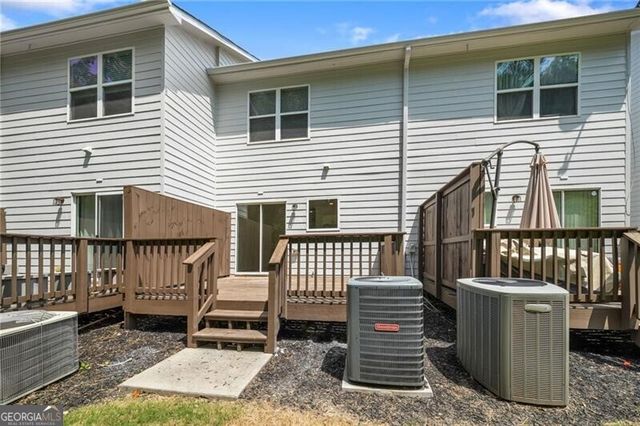 1232 Liberty Parkway NW, Atlanta, GA 30318