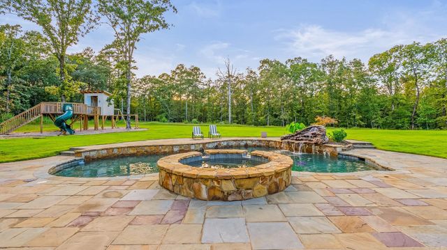 21 Somersett Drive, Roland, AR 72135